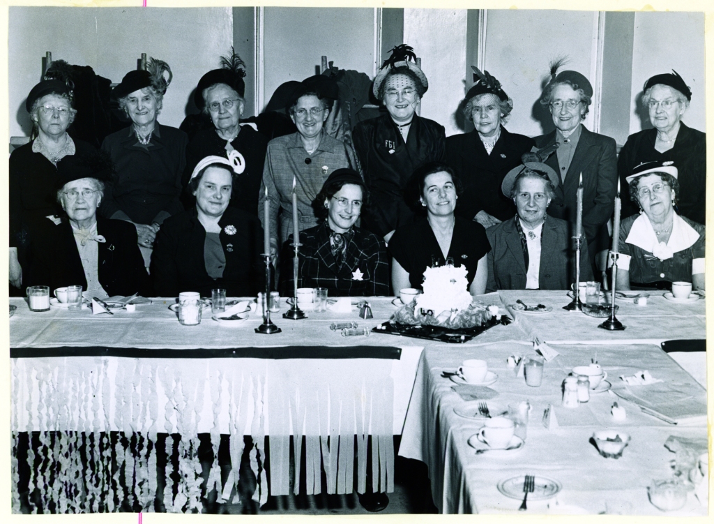Head table at the 40th Anniversary of the Richmond Hill Women's Institute, January 8, 1953. (Richmond Hill Public Library, Tweedsmuir History Fonds, 079a)